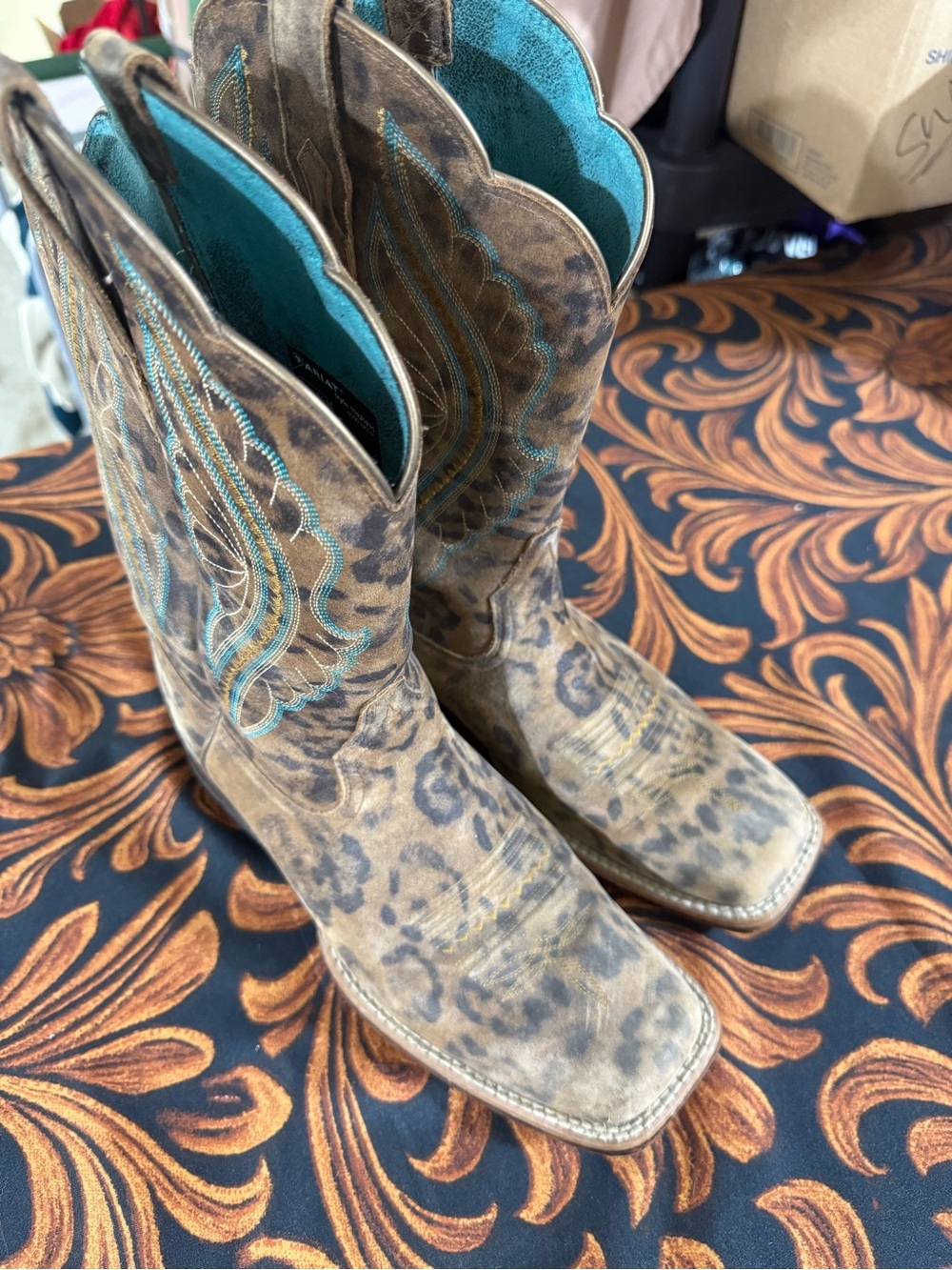 Women’s 9B Ariat Brown Leopard-Print Western Boots with Teal Lining